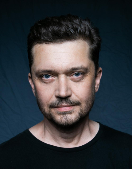 Toronto 2025 Interview: TO THE VICTORY!, Valentyn Vasyanovych Talks Dystopian Comedy, Wartime Filmmaking, His Lead Role